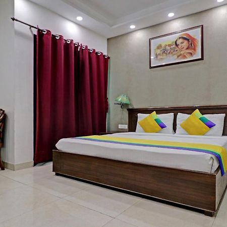 Itsy Hotels Hamlets Stay Noida Exterior foto
